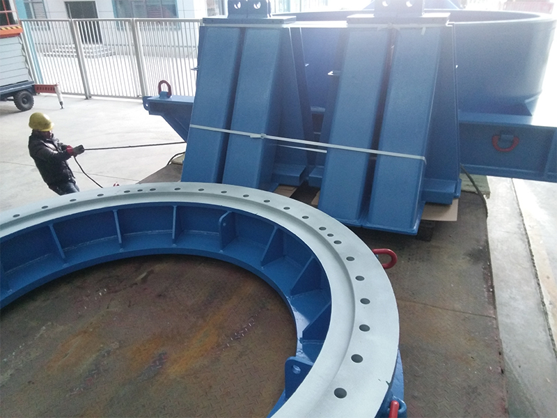 Peinture de pulvérisation industrielle pour les grands composants de structure en acier
